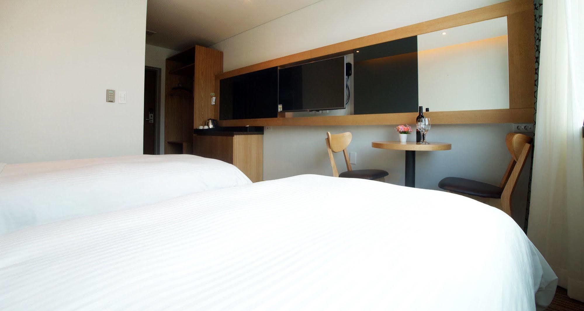 Jeju Poong Gyung Hotel Seogwipo Exterior foto