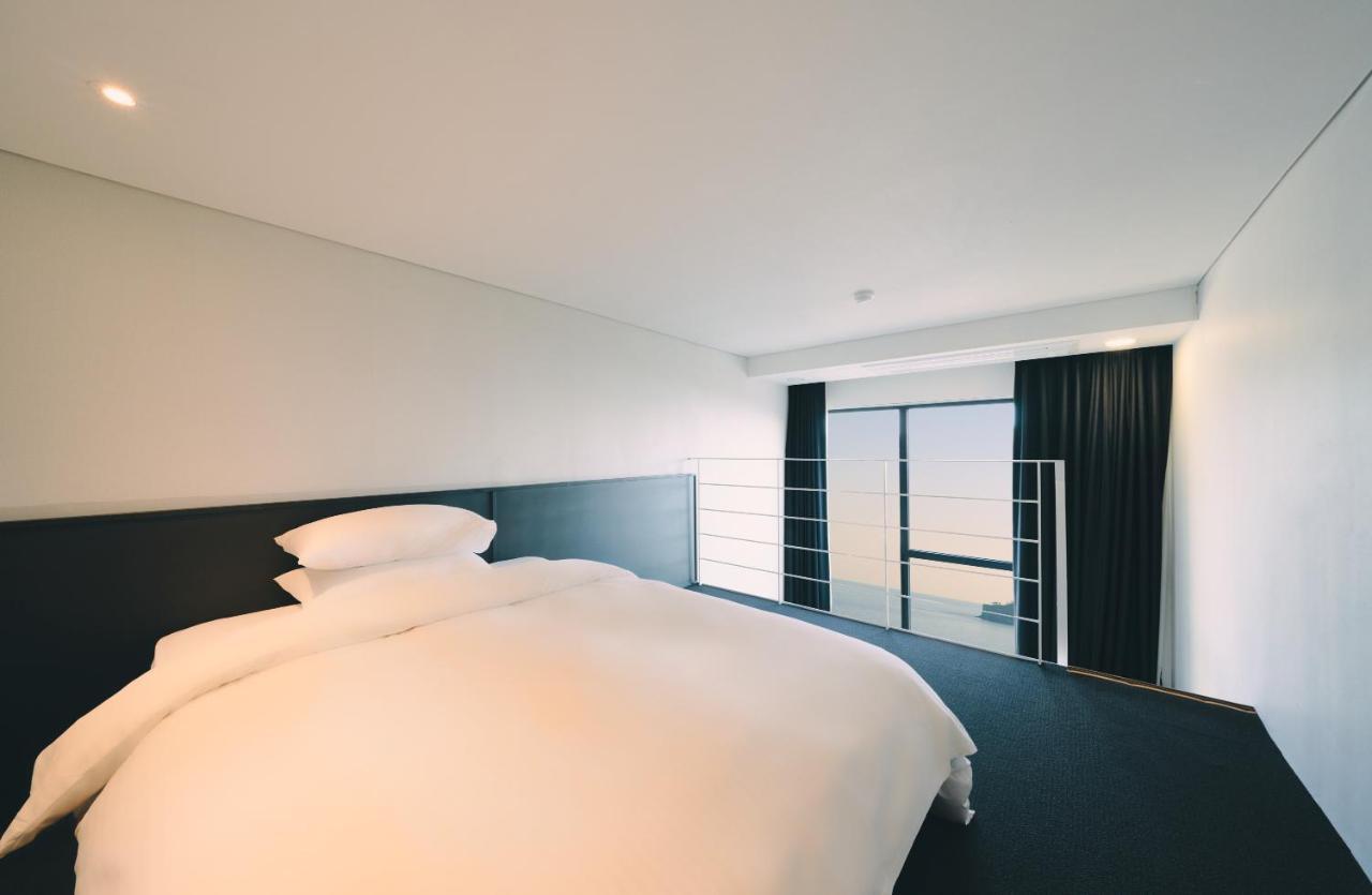 Jeju Poong Gyung Hotel Seogwipo Exterior foto