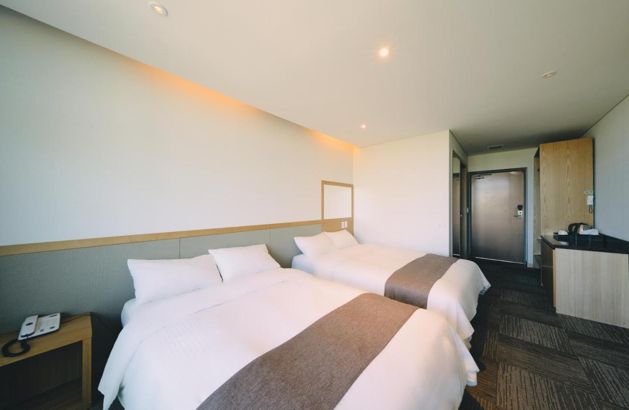 Jeju Poong Gyung Hotel Seogwipo Exterior foto